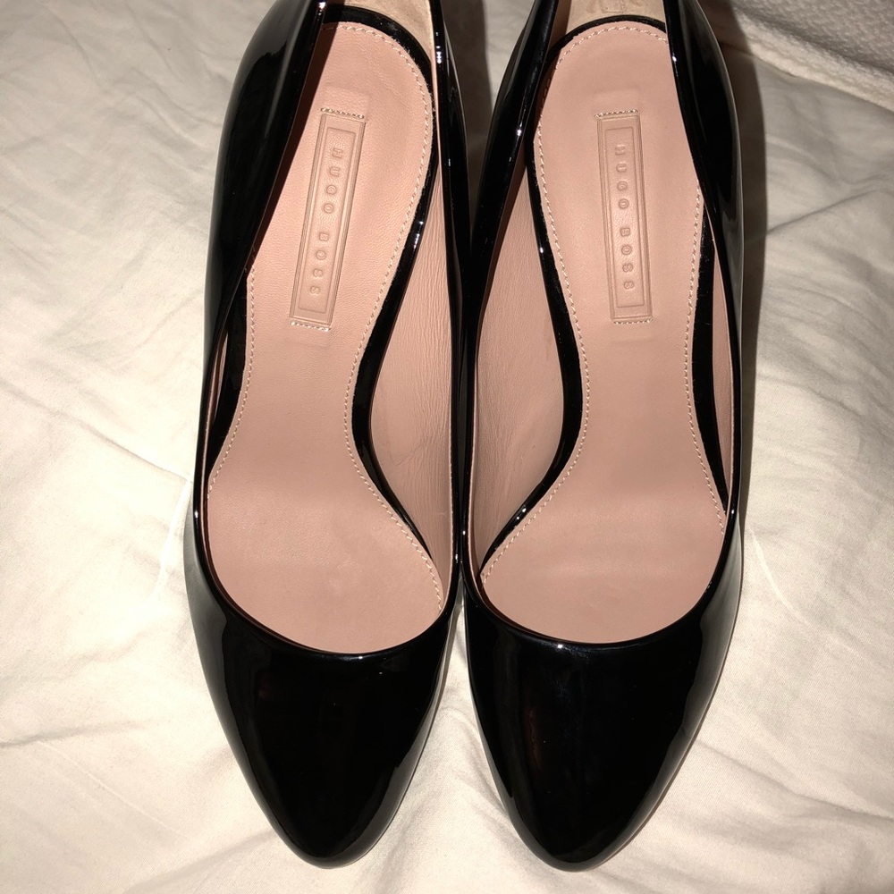 HUGO BOSS PUMPS